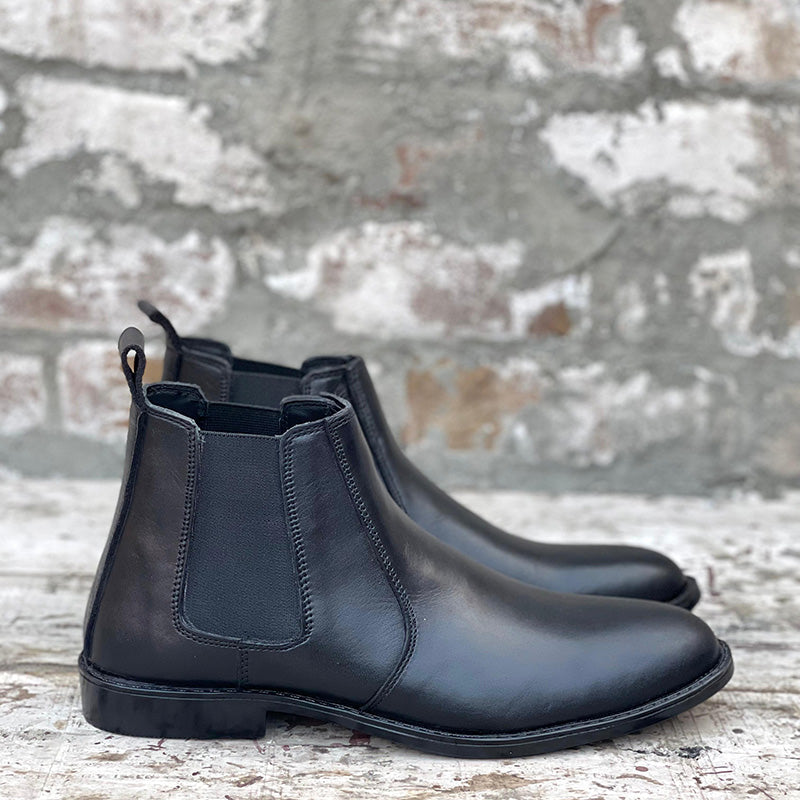 Black Leather Chelsea Boots YL-101 - yehloo.com.pk